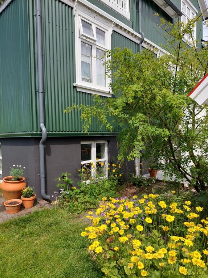 Old Charm Apartment - Keflavik Downtown Exterior photo